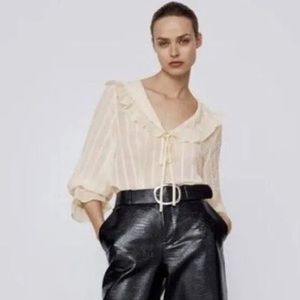 ZARA LIKE NEW RUFFLED FLOWY BLOUSE - Women | Color: Beige | Size: XS